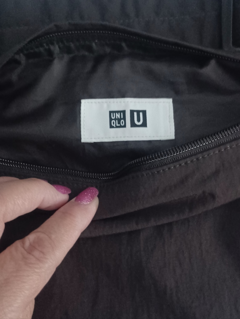 Uniqlo U Choc Brown Crossbody Sling Bag Unisex - Picture 3 of 5